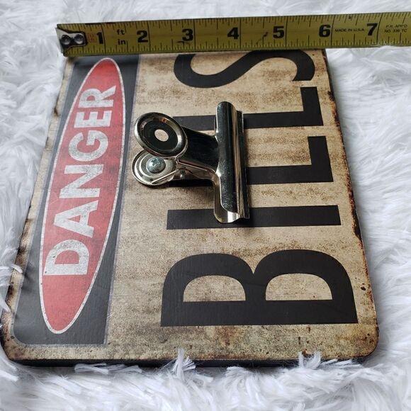Wood Plaque w/clip "Danger Bills" - Picture 2 of 6